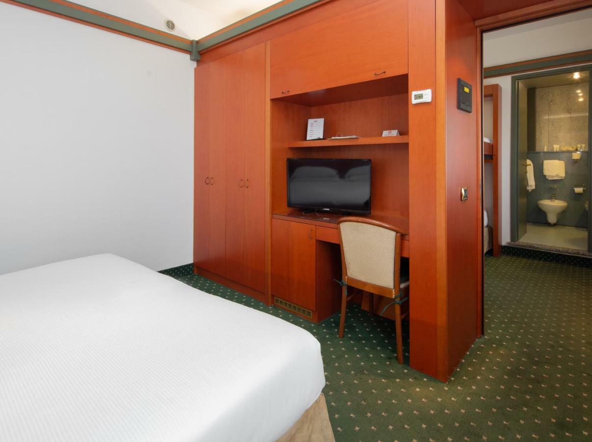 Jet Hotel, Sure Hotel Collection By Best Western Gallarate Exterior foto